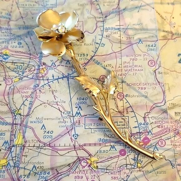 None Jewelry - Vintage Brooch Goldtone Rose w/Aurora Crystals